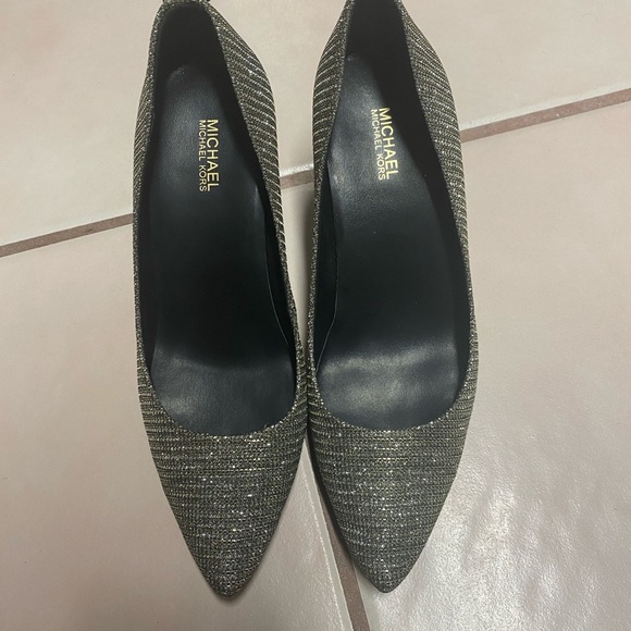 Michael Kors  Glitter Chain Mesh Sparkly Black/Gold Heels 7M - Picture 1 of 16